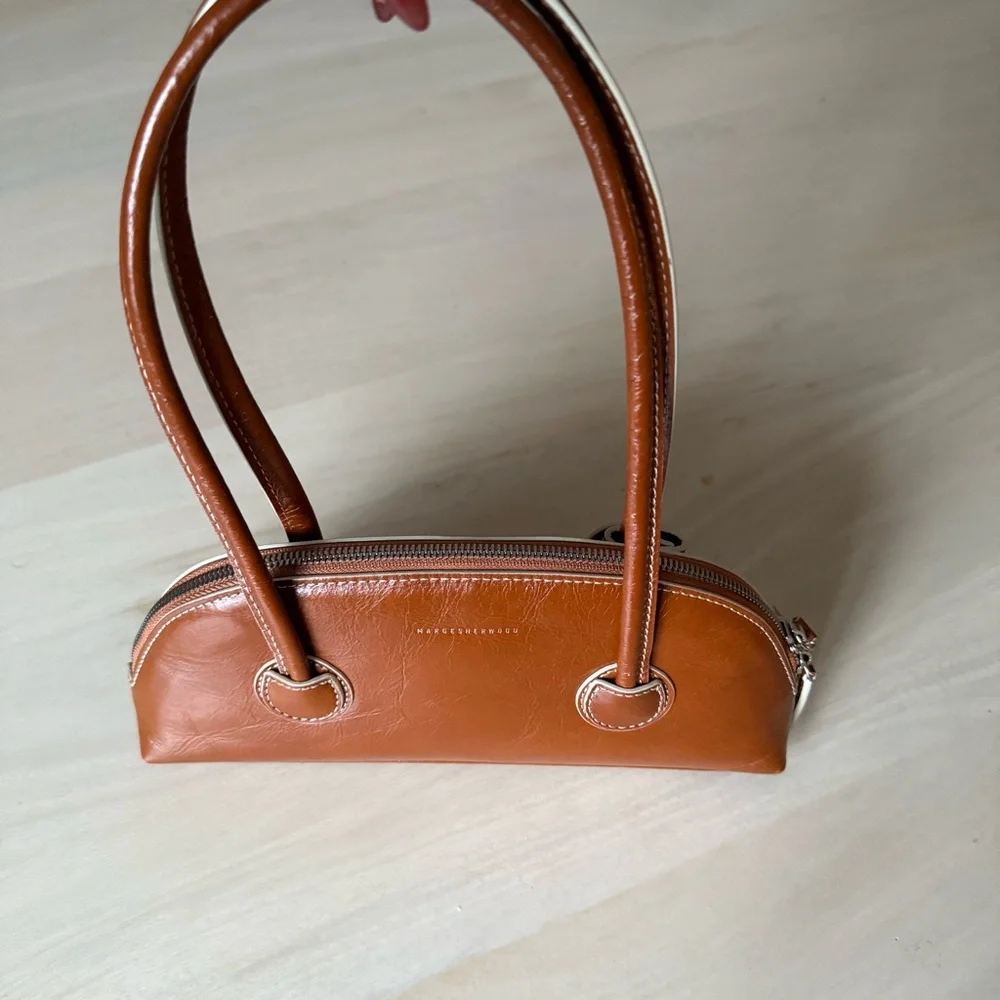Margesherwood Elegant Brown Leather Shoulder Bag - Picture 4 of 6